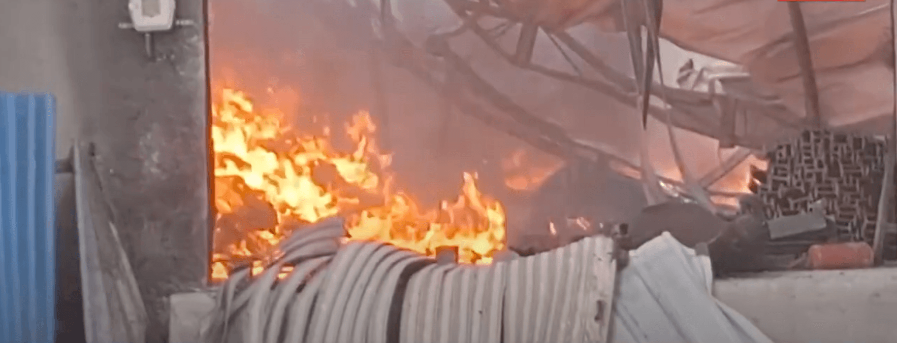 भिवंडी तालुक्यातील गोदामाला भीषण आग; आग नियंत्रणात आणण्यासाठी शर्तीचे प्रयत्न